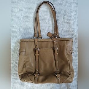 COACH Beige Leather Model F11524 Tote Shoulder Bag